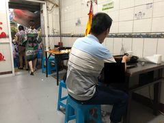 -石灰市毛记烧鸡公(解放碑店)