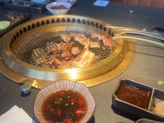 -铭牛烧肉·和牛海鲜自助(高新月牙湖店)