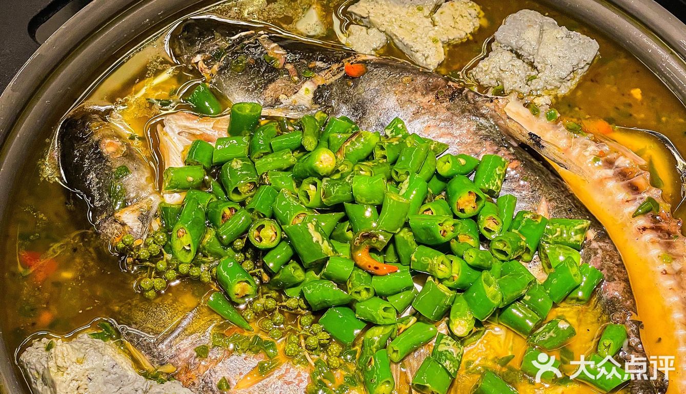 广州‼️这家烤鱼店太实诚了！豆花饮料无限续