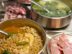 辛拉面-西塔老太太泥炉烤肉(温州首店万象城黑金店)