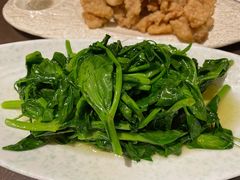 清炒豌豆尖-渝信川菜(西单店)