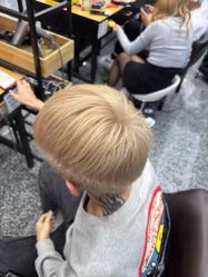 -藤野造型·烫·染发型设计店