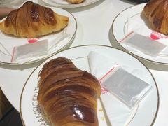牛角包烧麦-不正咖啡(万达尊店)