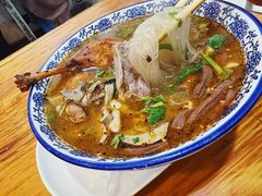 全家福鸭血粉丝汤-叶新小吃店(来凤小区总店)