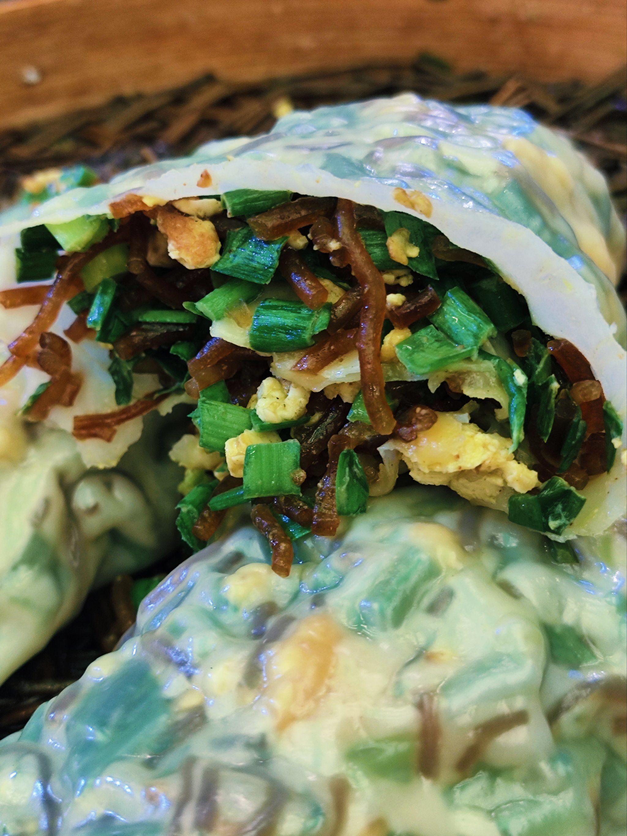 n红底儿白字的门头儿非常醒目
以蒸菜蟒为特色

菜蟒一屉4只