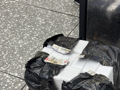 -财兜兜大黄山小馄饨