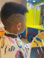 -趣哆剪儿童理发(奥山世纪城店)