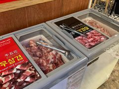 牛五花-江南猪肉商会无限续吃(弘大店)