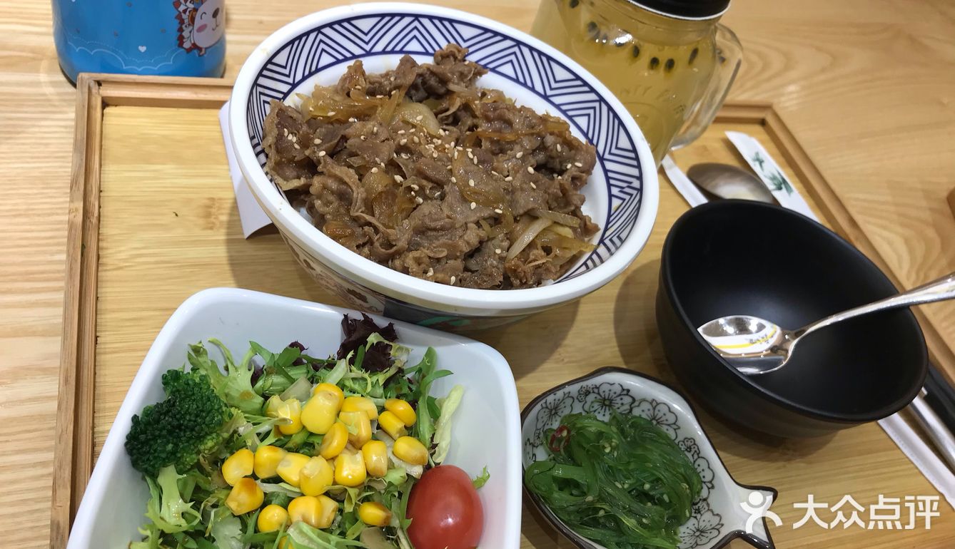 凯丹广场看到的孩子要吃，本来要了27的套餐