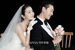 -雪中彩影婚纱摄影·微光艺术中心