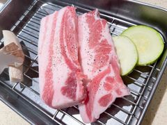 厚切猪五花肉-Ant 蚂蚁洞烤肉·大营地(上海静安大悦城店)
