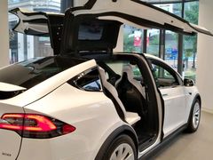 -TESLA 特斯拉(上海太古汇体验店)