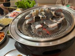 -围炉肉舍•炭烤活鳗•丹东海鲜烤肉(步行街店)