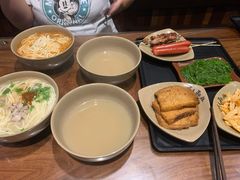 -亮亮面馆(经六路店)
