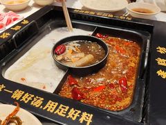 -老牌坊云南鱼豆花火锅(哈西万达店)