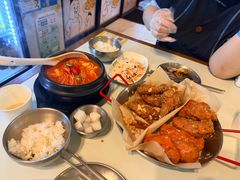 炸鸡一半一半-富乐满 炸鸡&韩国料理 불로만(虹泉路店)