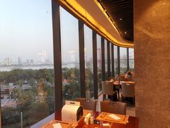 靠窗位-武汉世茂希尔顿酒店·汇·全日餐厅