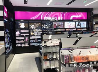 这次过来想要给女朋友买个生日礼物，本来只打算买一只口