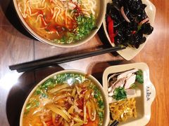 -亮亮面馆(经六路店)