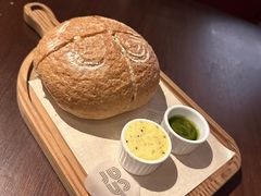 -恰餐厅及酒吧 CHAR Bar & Grill (北京丽都皇冠假日店)