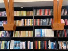 -钟书阁(松江泰晤士小镇店)