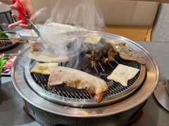 -围炉肉舍•炭烤活鳗•丹东海鲜烤肉(步行街店)