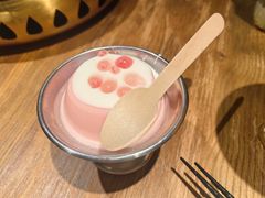 樱花奶豆腐-耶里夏丽·新疆菜·家庭聚场(百联中环购物广场店)