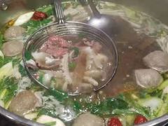高钙牛骨原汤锅底-乡土黄·鲜牛肉火锅·小龙虾(兴业街店)