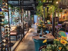 -临界音乐酒馆·小龙虾·江湖菜(华熙LIVE·鱼洞店)