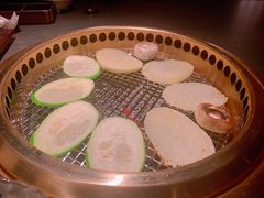 -铭牛烧肉·和牛海鲜自助(高新月牙湖店)