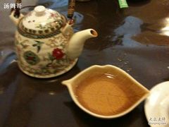 茶杯兼酒杯-洪齐林老镇