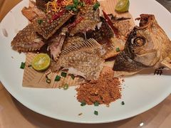 -肥肥虾庄·金牌油焖大虾(汉街SKP店)