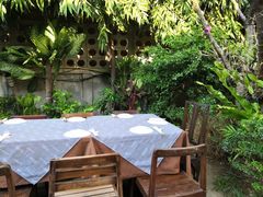 -Dash Teak House