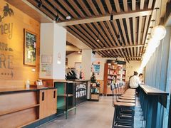 -星巴克(西藏路店)