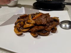 鲜蘑菇炒牛肉-御宝轩(益丰·外滩源店)