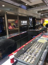 -六福珠寶(百联南方购物中心店)