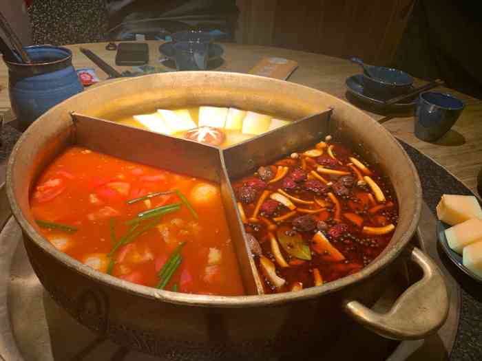 凑凑火锅·茶憩(巴黎春天店)-"还是蛮喜欢吃这家的,但是锅底如果可以