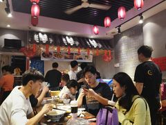 大堂-爆炸头阿姨小四川正宗川味小吃(无任何分店)