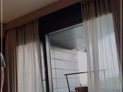 -上海滴水湖皇冠假日酒店