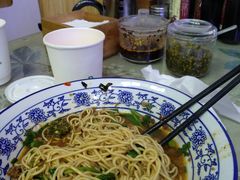-渝之汇牛肉豌杂面