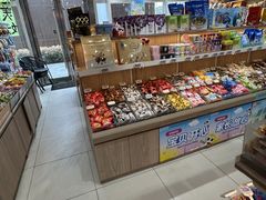 -来伊份(我格广场武宁路店)