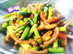 蒜苗鱿鱼须-松沪名灶·豆浆鱼头·新上海菜(飞航吾悦广场店)