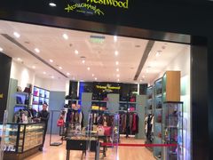 -Vivienne Westwood(上海来福士广场店)