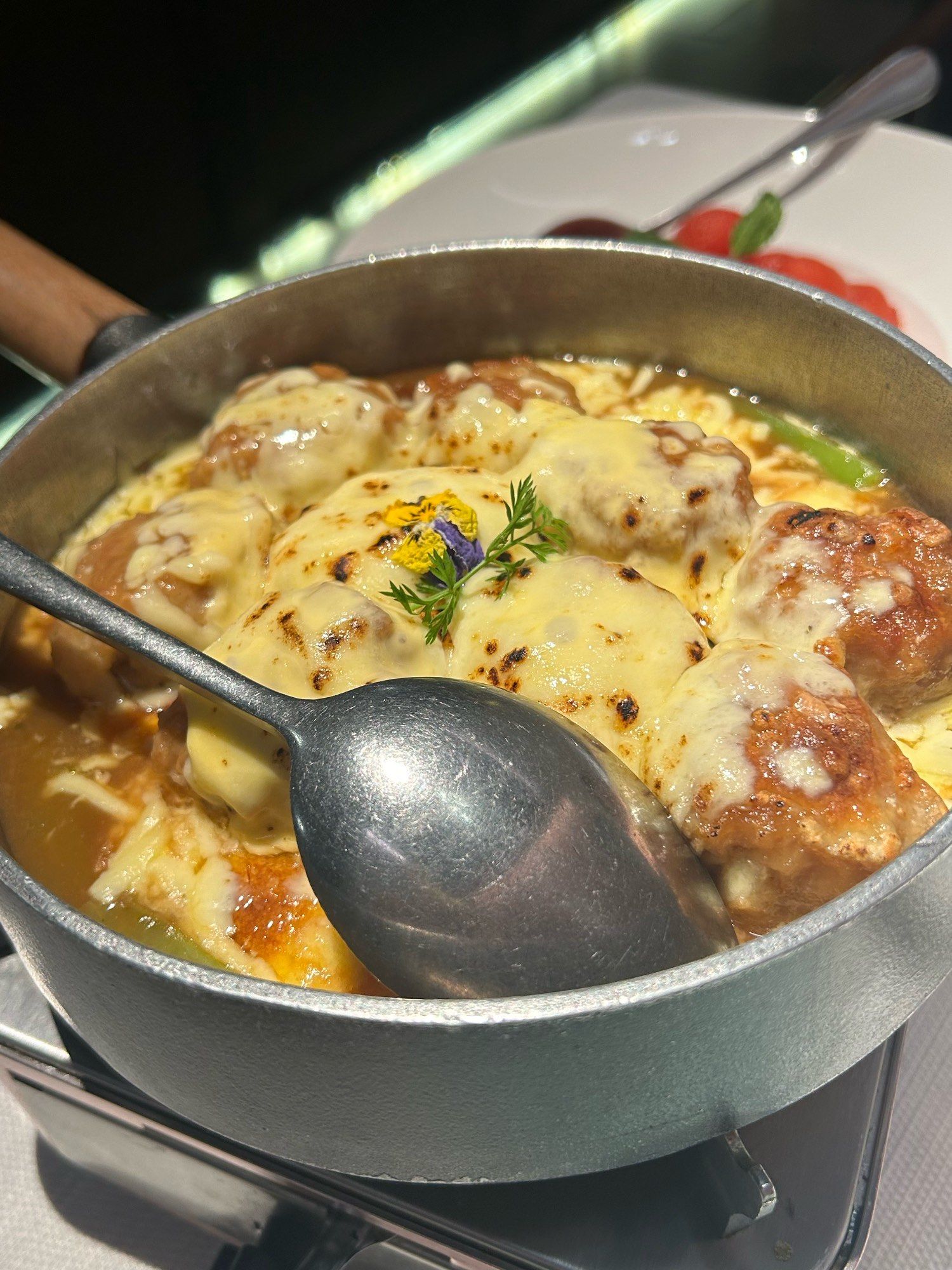 「芙蓉鸡片」「芝士南煎丸子」「松露油炒鹿