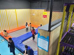 -蹦贝运动中心·蹦床·攀岩·闯关(龙岗店)
