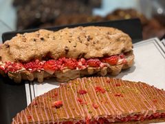 -HOT CRUSH趁热集合·现烤面包(上海环球港店)