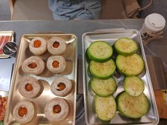 -围炉肉舍•炭烤活鳗•丹东海鲜烤肉(步行街店)