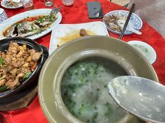-先鲜鲫鱼粥