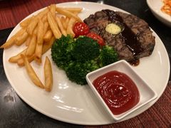 -WOLFGANG PUCK KITCHEN & BAR(迪士尼小镇店)