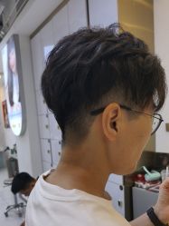 -虫二·专注健康烫染沙龙